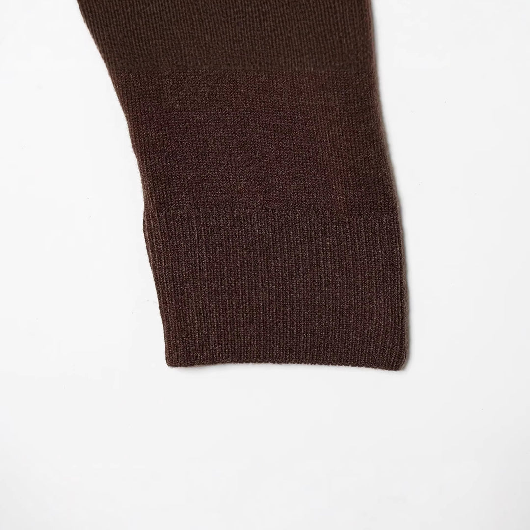 Damen Kurze Feinstrick-Cardigan mit Rundhals, Brusttasche und Rippbündchen Echoarchiv