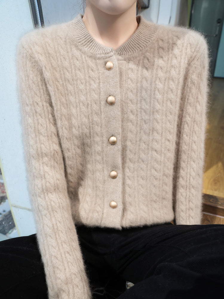Damen Leichter Zopfstrick-Cardigan in Mohair‑Optik mit dekorativen Perlmuttknöpfen Echoarchiv