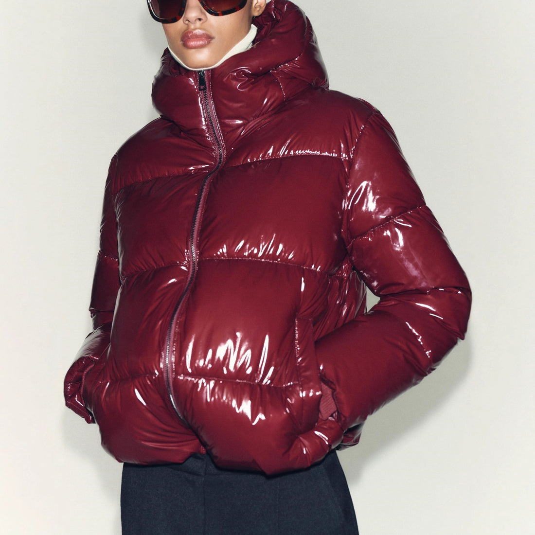 Damen Hochglanz Steppjacke mit hohem Kragen – Célinea