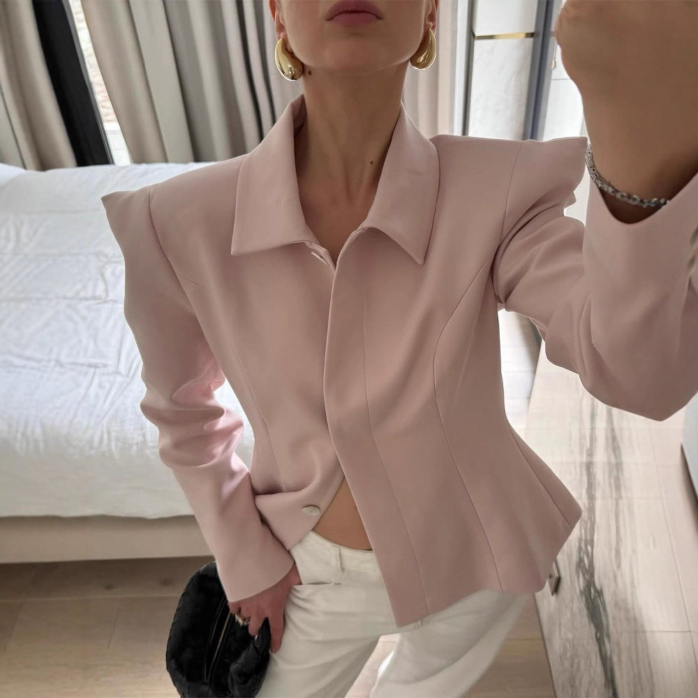 Damen Taillierter Blazer mit skulpturaler Schulter und Schößchen Echoarchiv