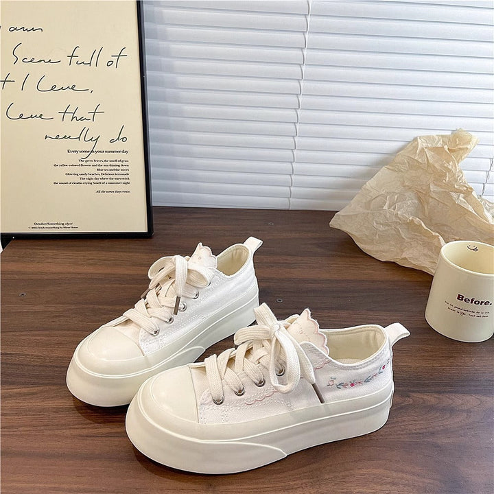 Damen Sneakers mit verspielten Applikationen und elastischer Sohle Echo Archiv