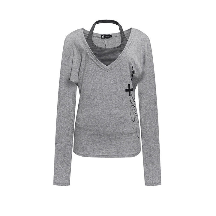 Damen Lagen-Langarmshirt mit tiefem V-Ausschnitt, Neckholder-Innenlayer und seitlichem Script-Print Echoarchiv