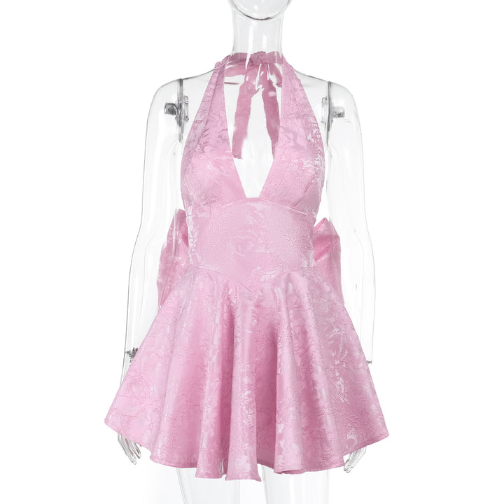 Damen Kleid mit tiefem V-Ausschnitt und ausgestelltem Rock Echo Archiv