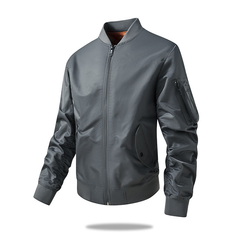 Herren -beschichtete Nylon-isolierte Bomberjacke mit gerüschtem Ärmel-Detail, Reißverschluss-Nutzentasche und Knopfklappen-Eingriffstaschen Echo Archiv