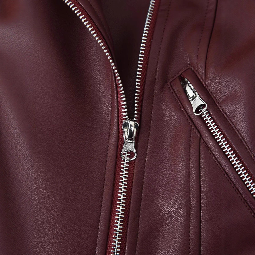 Damen taillierte Bikerjacke aus veganem Lederimitat mit asymmetrischem Reißverschluss – Célinea
