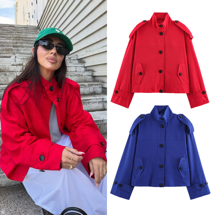 Damen Kurz geschnittene Utility‑Jacke mit Stehkragen, Schulterklappen und Pattentaschen Echo Archiv
