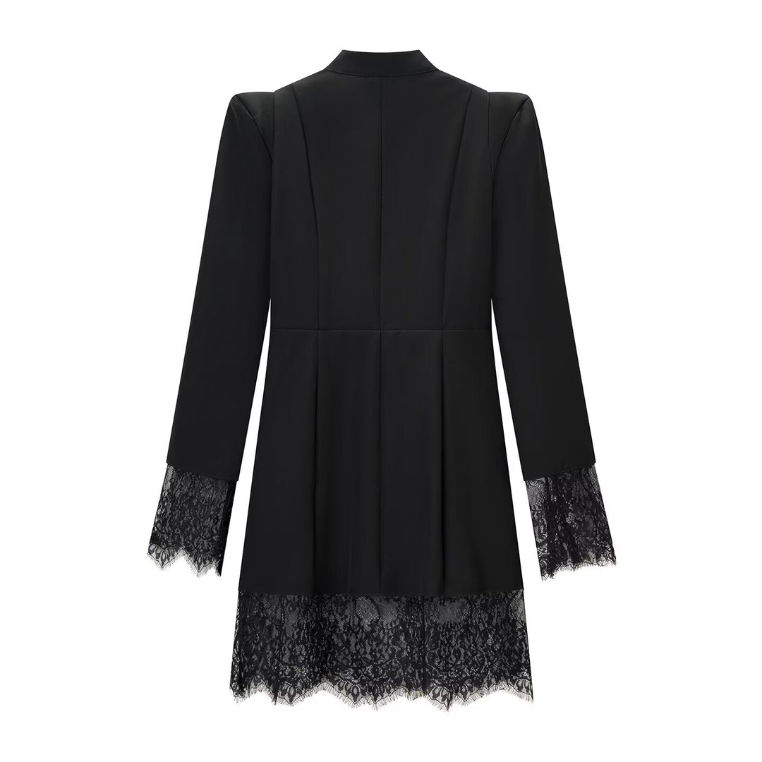 Damen Spitzenkleid mit Stehkragen, Cut-Out-Detail und Zierknöpfen Echo Archiv