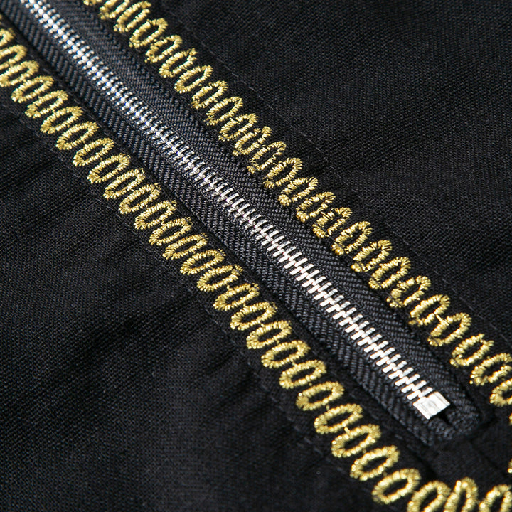 Herren elegantes Tunika-Kleid mit feinen Stickdetails Echoarchiv