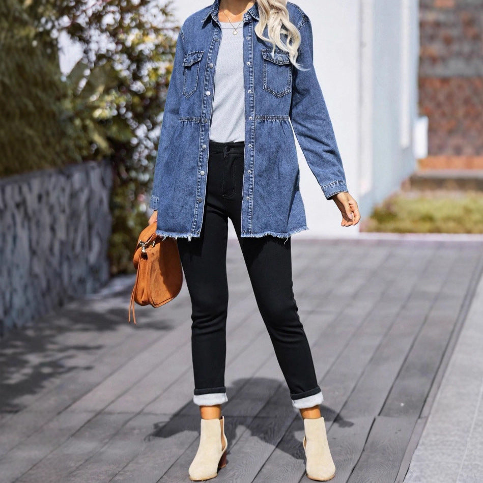 Damen taillierte Longline-Denimjacke mit geraffter Taille, Druckknopfleiste & ausgefranstem Saum Echo Archiv