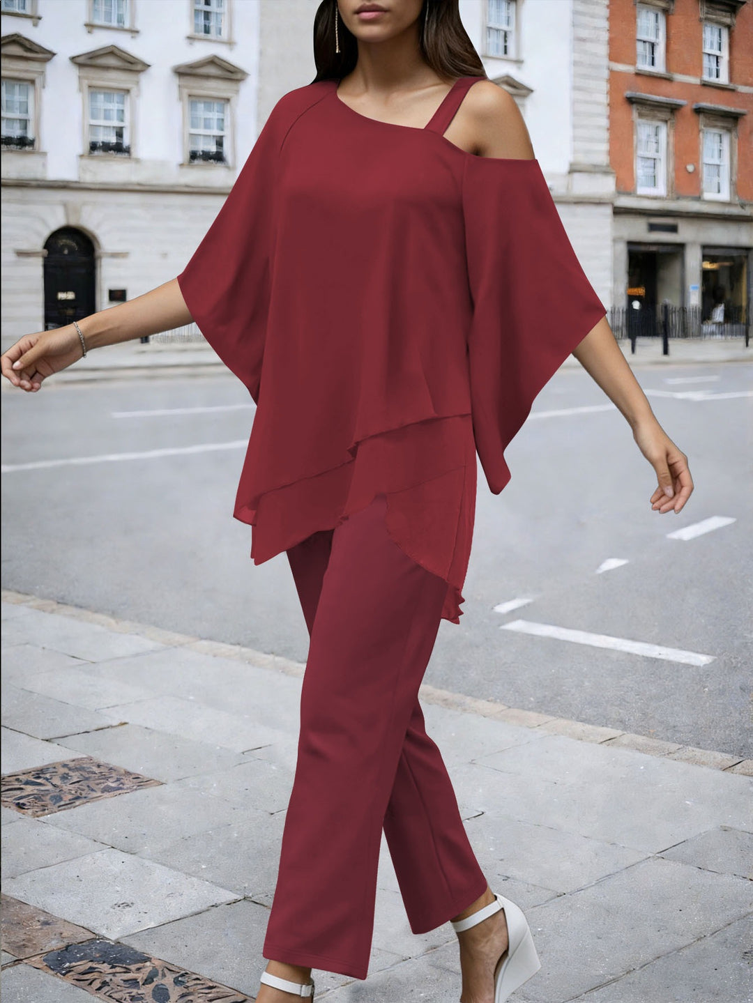Damen Elegantes Chiffon-Zweiteiler mit Lagen‑Tunika, asymmetrischem Ein‑Schulter‑Detail und weiter Palazzohose – Élanora