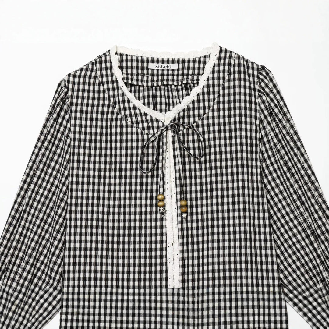 Damen Vichykaro-Bluse mit Häkelbesatz, Bindeband und dreiviertel Ballonärmeln Echo Archiv