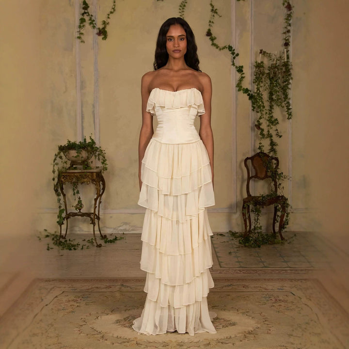 Damen Elegantes, schulterfreies Maxikleid mit fließenden Rüschen Echo Archiv