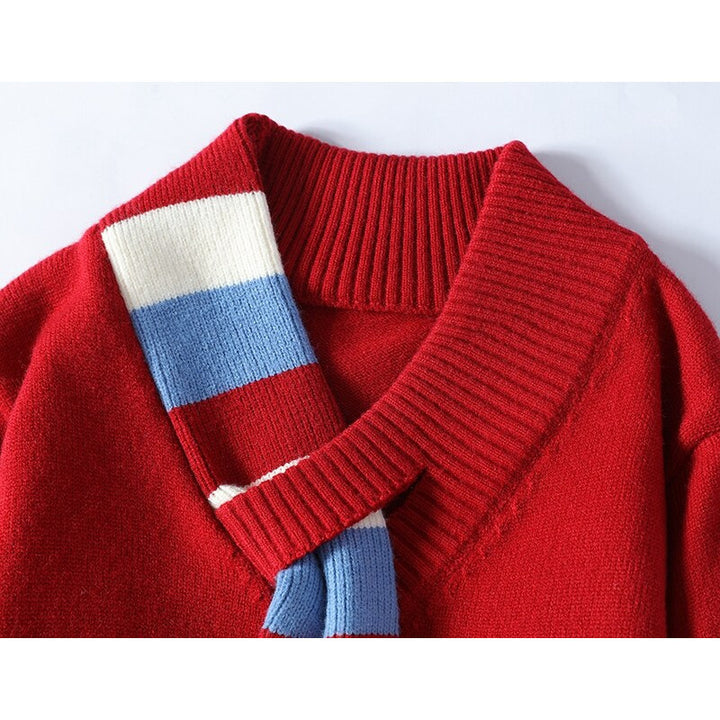 Herren V-Ausschnitt Strickpullover mit integriertem Kontraststreifen-Schal und gerippten Bündchen Echo Archiv