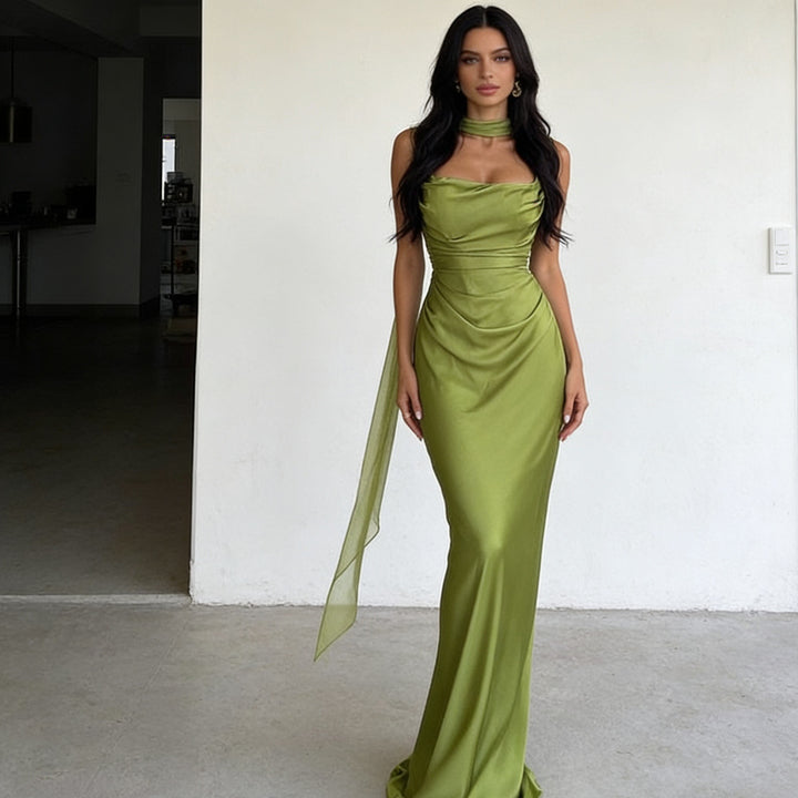 Damen Elegantes Satin-Maxikleid mit schulterfreiem Design und figurbetontem Schnitt Echo Archiv