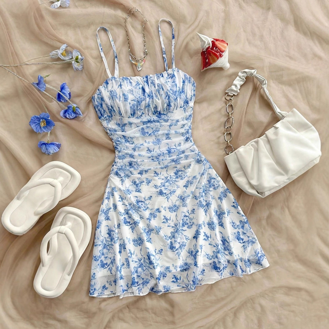 Damen Sommerliches Blumenkleid mit Spaghetti-Trägern und Raffungen Echo Archiv
