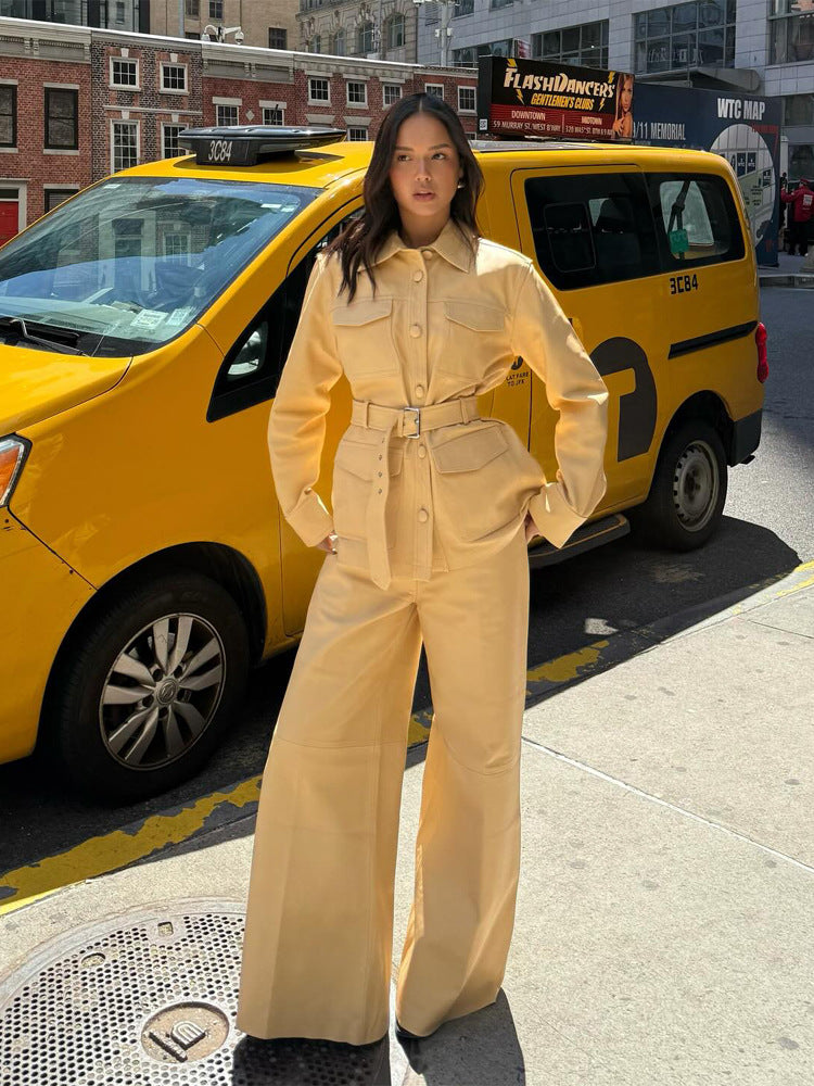 Damen Taillierte Utility-Jacke im Safari-Stil mit breitem Bindegürtel und Pattentaschen Echoarchiv