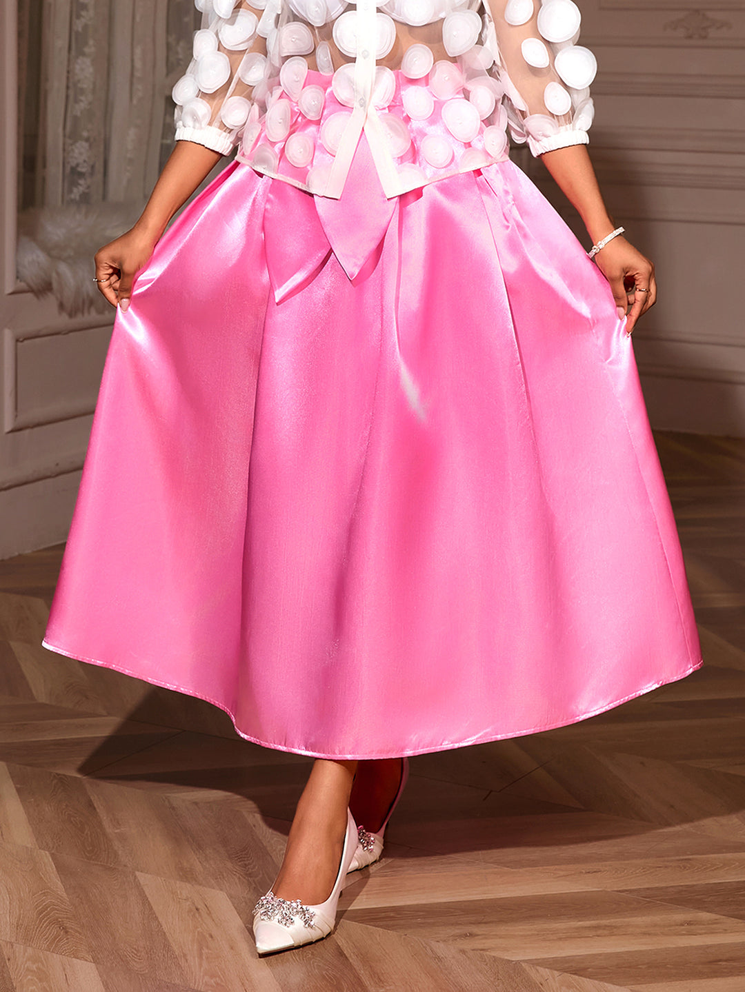 Damen Eleganter Satin-Rock mit breitem Bund und Schärpen-Detail Echo Archiv