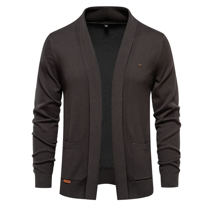 Herren angenehme Strickjacke mit offenem Kragen und praktischen Taschen Echoarchiv