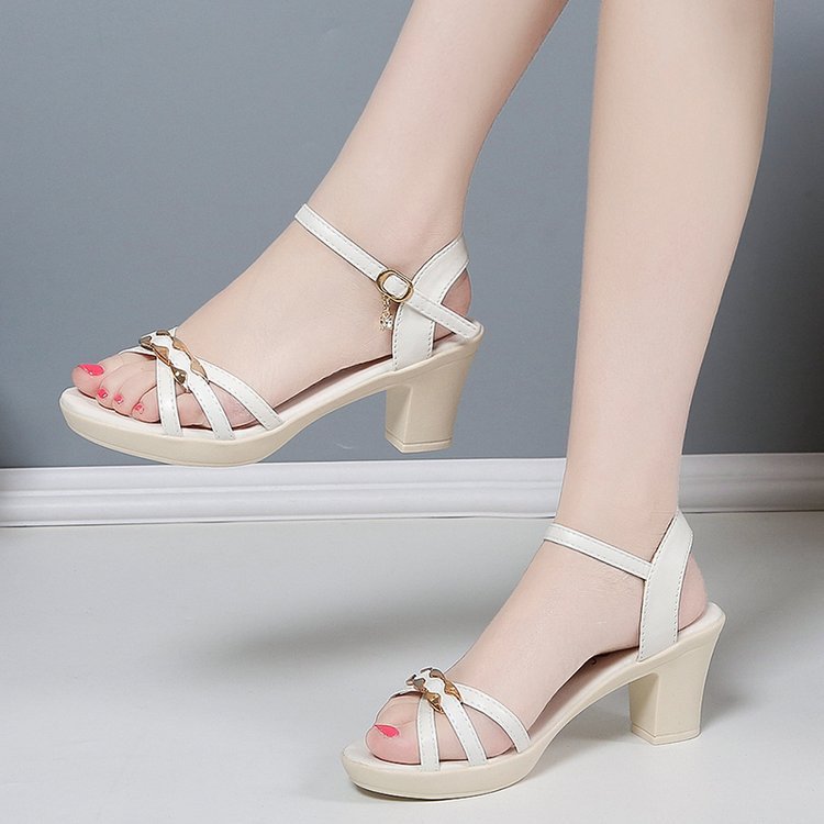 Damen nan Riemchensandalen mit gepolstertem Fußbett und elegantem Kettenakzent Echo Archiv