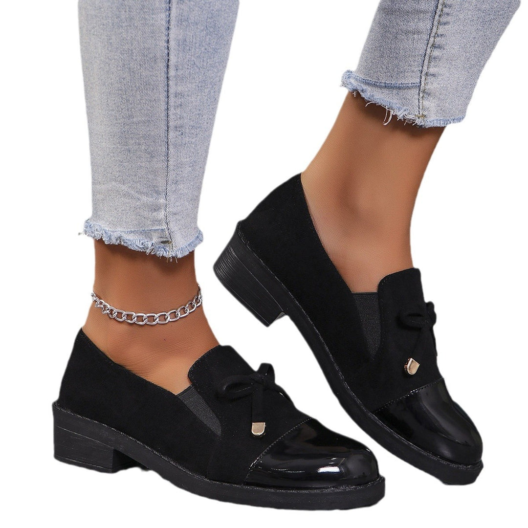 Damen  elegante Slipper-Loafer mit Lackkappe, Veloursimitat-Obermaterial, elastischem Einstieg und dekorativer Schleifenapplikation Echo Archiv