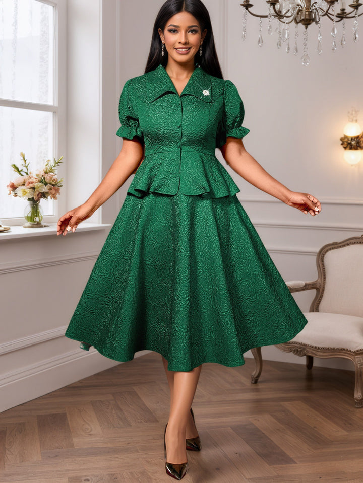 Damen Elegantes Wickelkleid mit extravagantem Taillenschnitt Echo Archiv