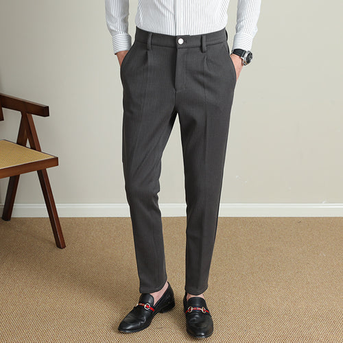 Herren Moderne Business-Hose mit eleganter Nadelstreifenoptik Echoarchiv