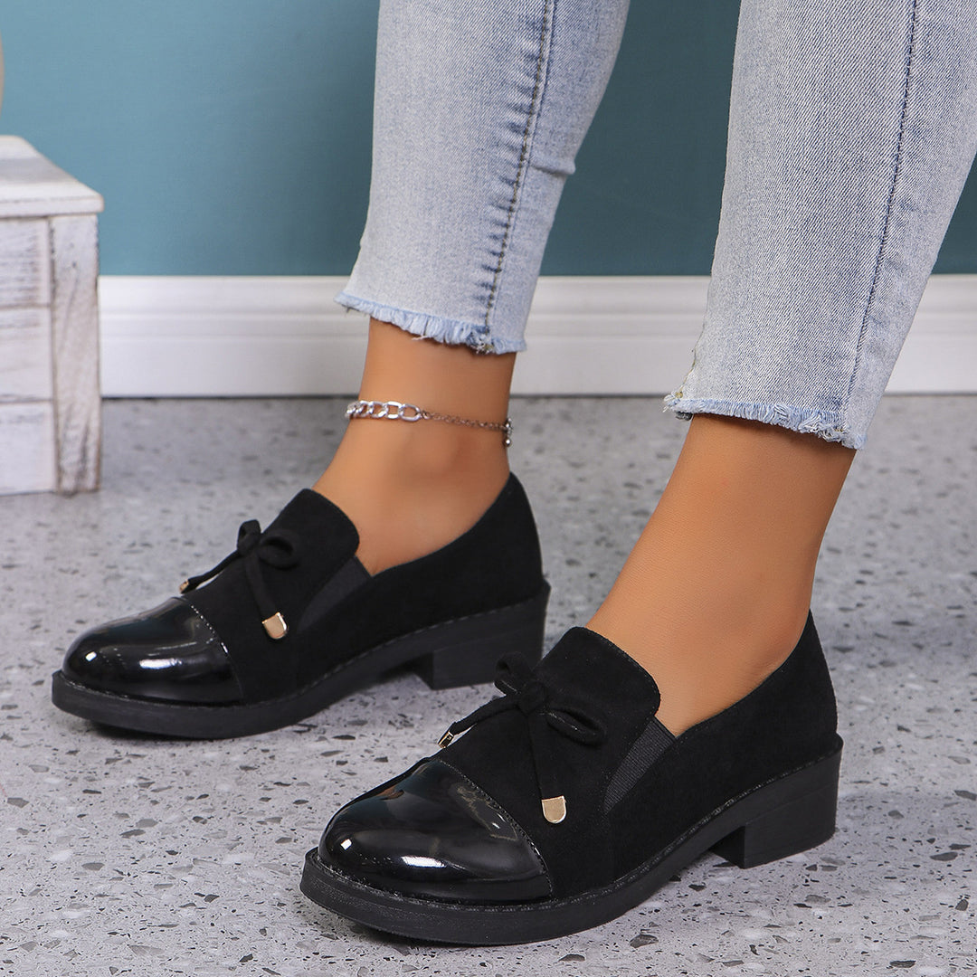 Damen  elegante Slipper-Loafer mit Lackkappe, Veloursimitat-Obermaterial, elastischem Einstieg und dekorativer Schleifenapplikation Echo Archiv