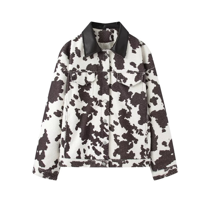 Damen Kurzjacke im Trucker‑Stil mit Kuhfleckenmuster und Kunstlederkragen Echo Archiv