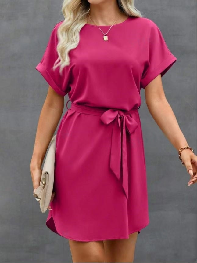 Damen Kurzarm Kleid mit Taillengürtel und lässigem Schnitt Echo Archiv