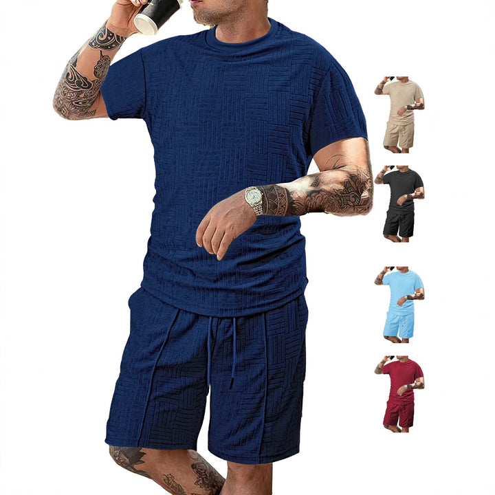 Herren Sport-Outfit mit atmungsaktivem Kurzarmshirt und Shorts Echoarchiv