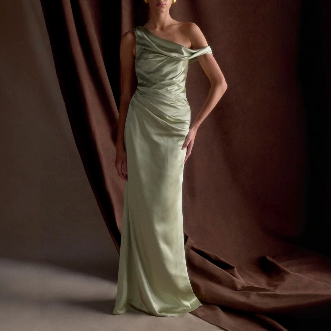 Damen Elegantes asymmetrisches Maxikleid mit raffinierter Drapierung Echo Archiv
