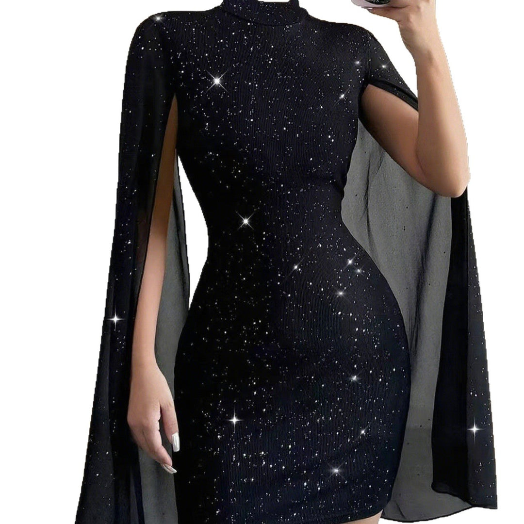 Damen Glamouröses Minikleid mit schwingenden Ärmeln und hochgeschlossenem Design Echo Archiv