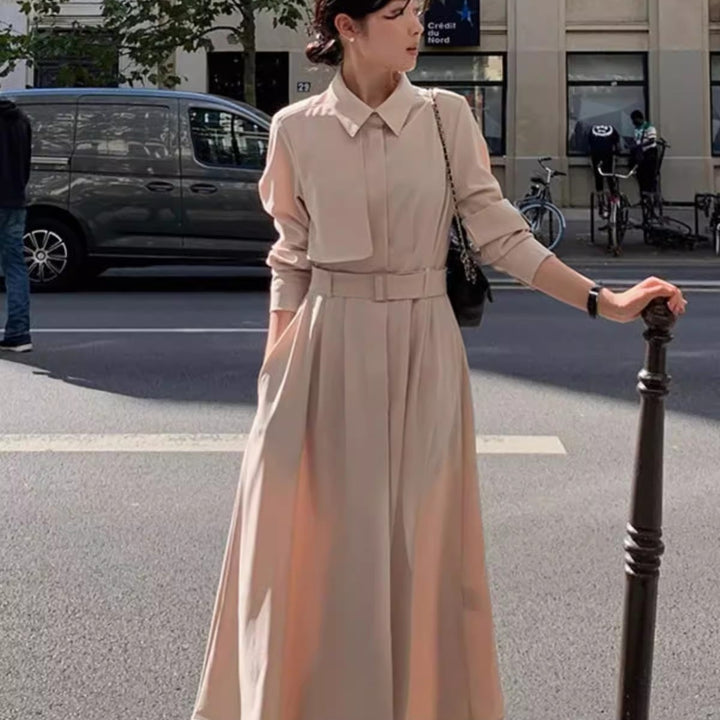 Damen Modernes Hemdblusen-Maxikleid mit taillierendem Stoffgürtel und weitem Tellerrock Echoarchiv