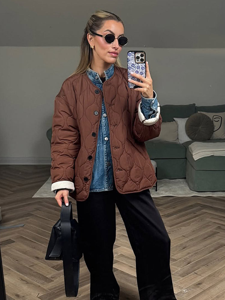 Damen gesteppte Übergangsjacke mit runder Steppung, Boxy‑Silhouette und Druckknopfleiste Echoarchiv