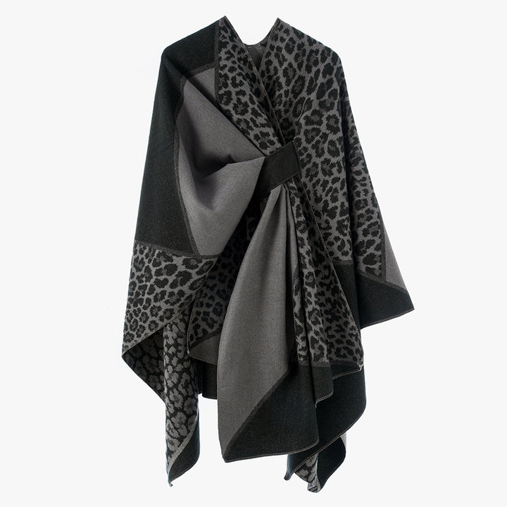Damen Reversibles Feinstrick‑Cape mit tonalem Leo‑Jacquard und Gurtführung Echo Archiv