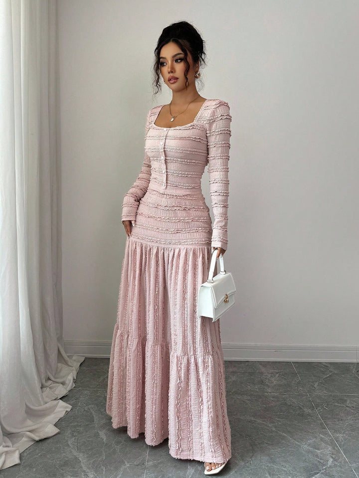 Damen Figurbetontes strukturiertes Maxikleid mit quadratischem Ausschnitt und Knopfleiste – Valéora