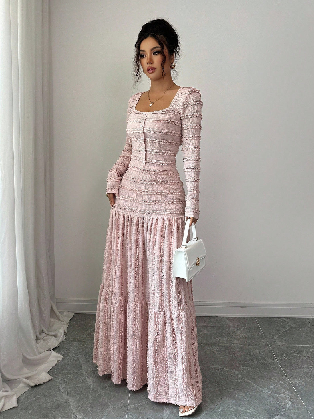 Damen Figurbetontes Rüschen‑Maxikleid mit Quadrat-Ausschnitt und Knopfleiste Echo Archiv