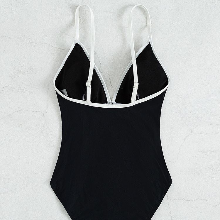 Damen eleganter Badeanzug mit Kontrastnähten Echo Archiv