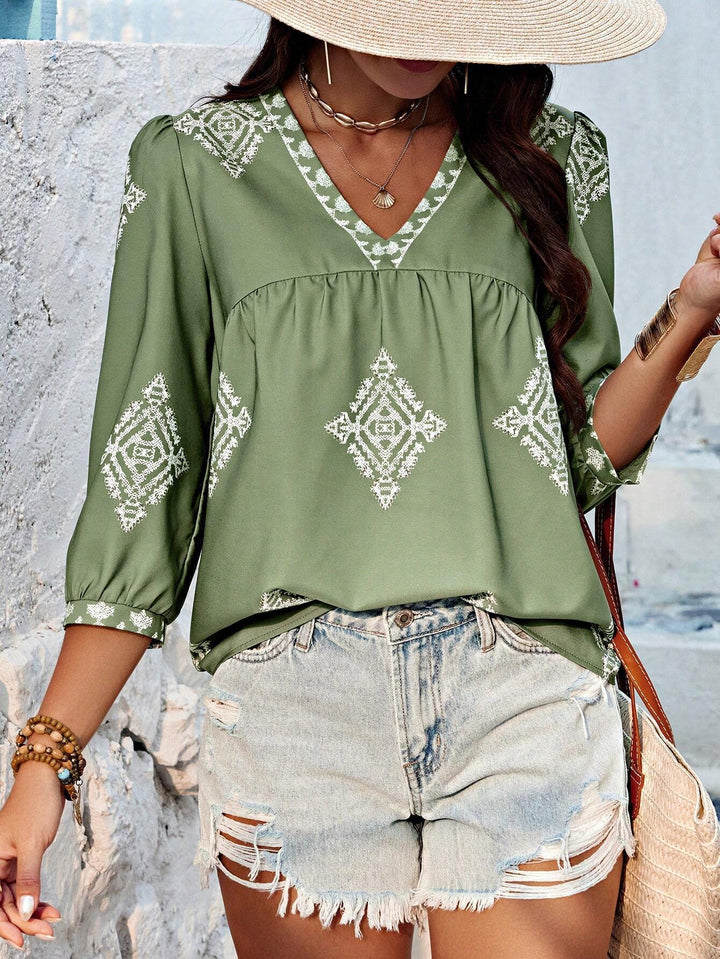 Damen Locker geschnittene Boho‑Bluse mit V‑Ausschnitt, geraffter Brustnaht und dreiviertelärmeln Echo Archiv