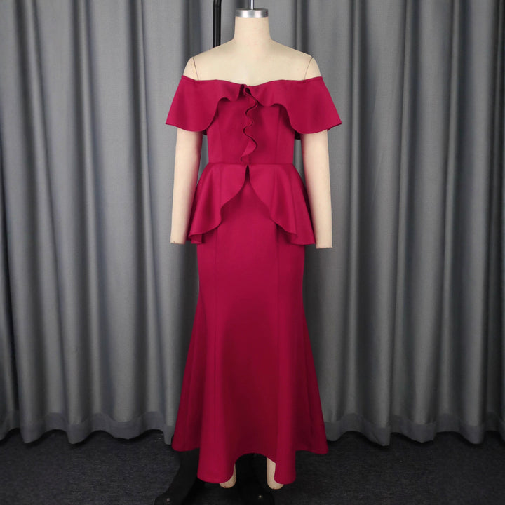 Damen elegantes Abendkleid mit schulterfreiem Design und voluminösem Saum Echo Archiv