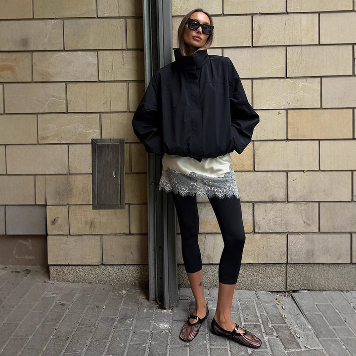 Damen Cropped Windjacke mit hochschließendem Stehkragen und kastiger Silhouette Echoarchiv
