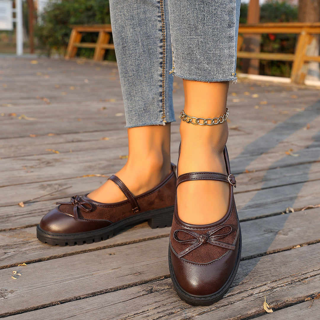 Damen Vintage-inspirierte Mary-Jane Ballerinas mit Leopardenvelours, Zierschleife und profilierter Gummisohle – Lioré