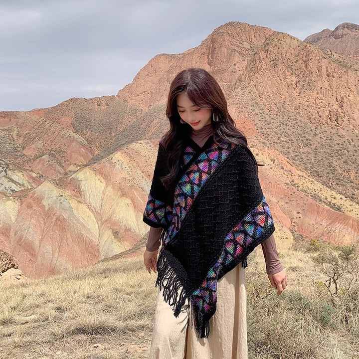 Damen Oversize-Poncho mit Fransen und geometrischem Jacquardbesatz Echo Archiv