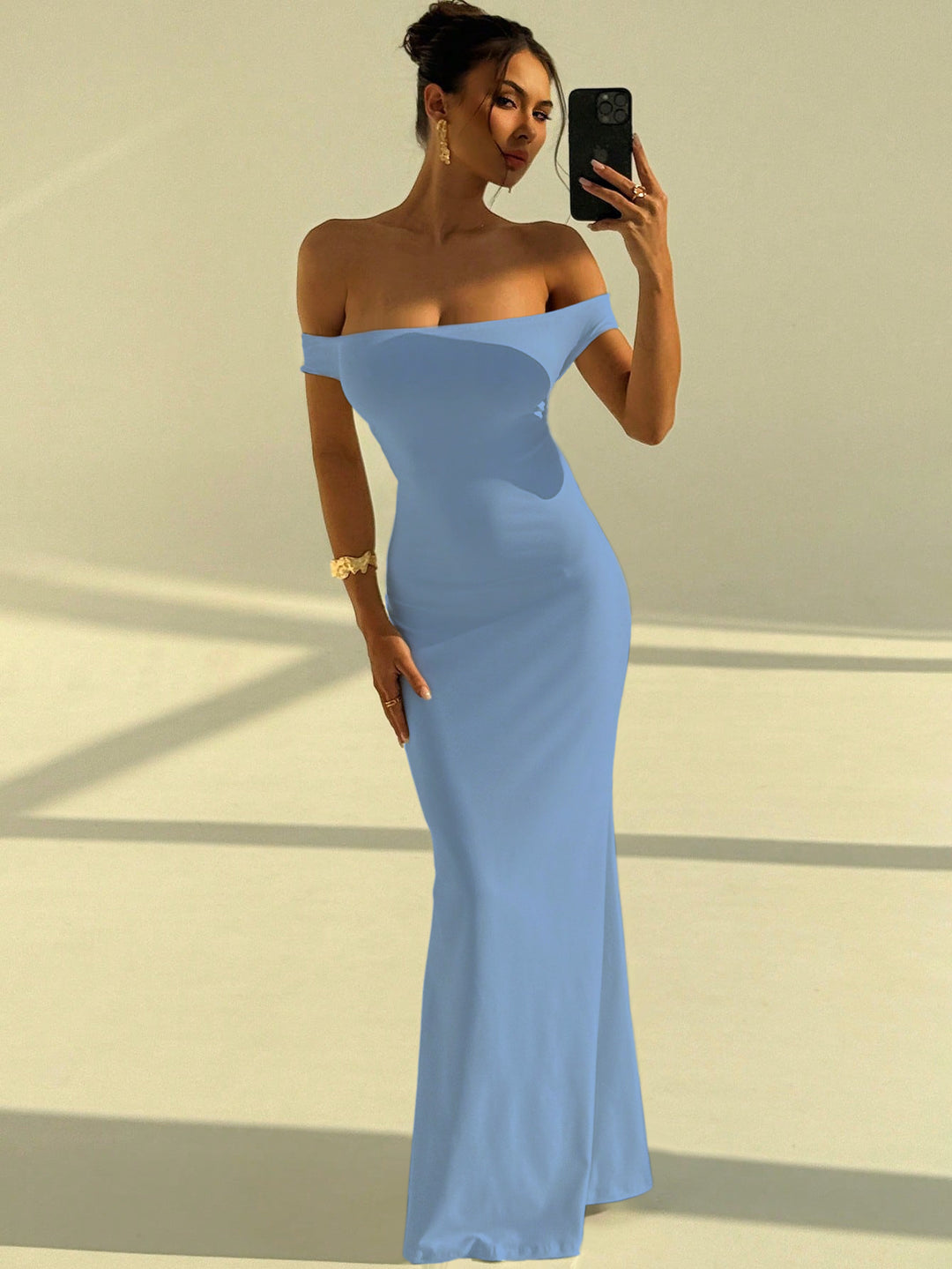Damen Elegantes Off-Shoulder Maxikleid mit figurbetontem Schnitt Echo Archiv