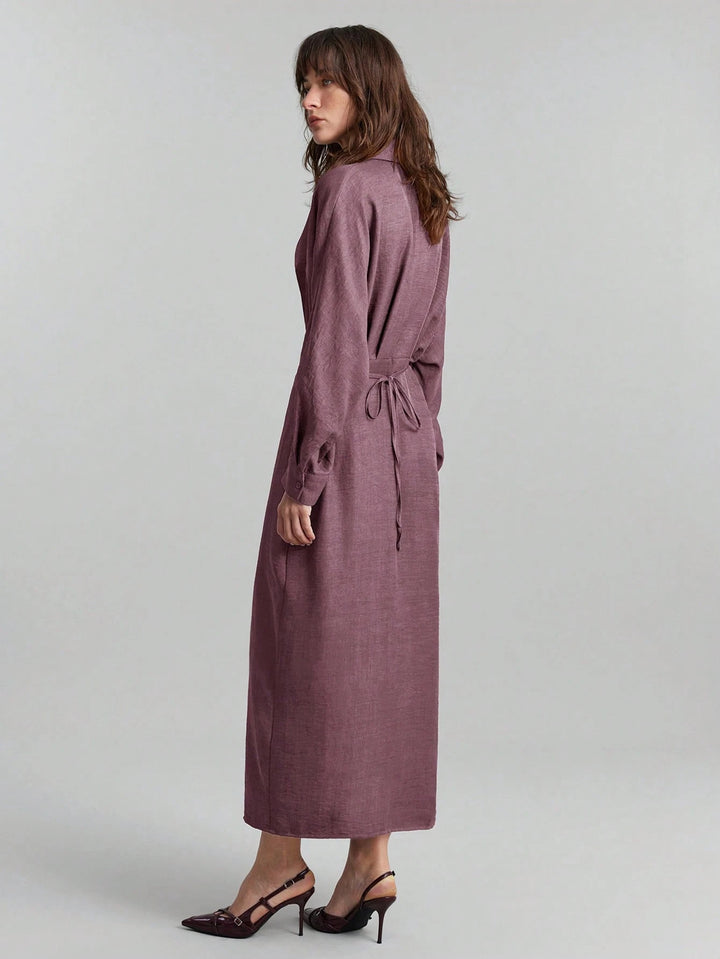 Damen Leinen-Maxikleid mit Hemdkragen, durchgehender Knopfleiste und Fledermausärmeln Echoarchiv