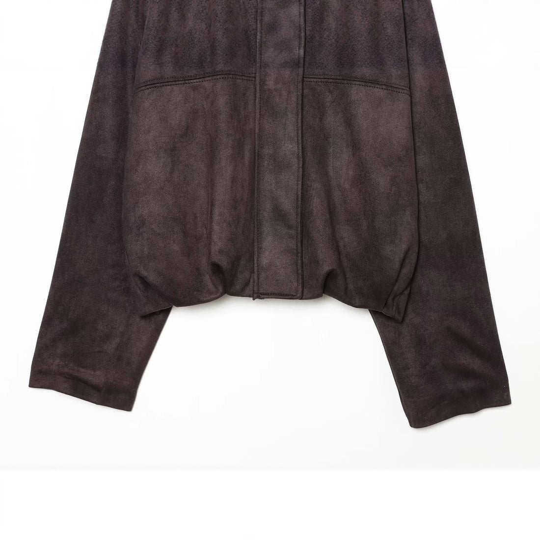 Damen Kurzblouson aus Velours‑Optik mit hohem Funnelkragen und elastischem Saum Echoarchiv