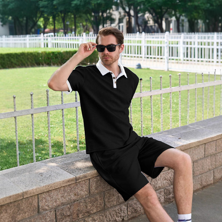 Herren lässiges Freizeitset mit modernem Poloshirt und Shorts Echoarchiv