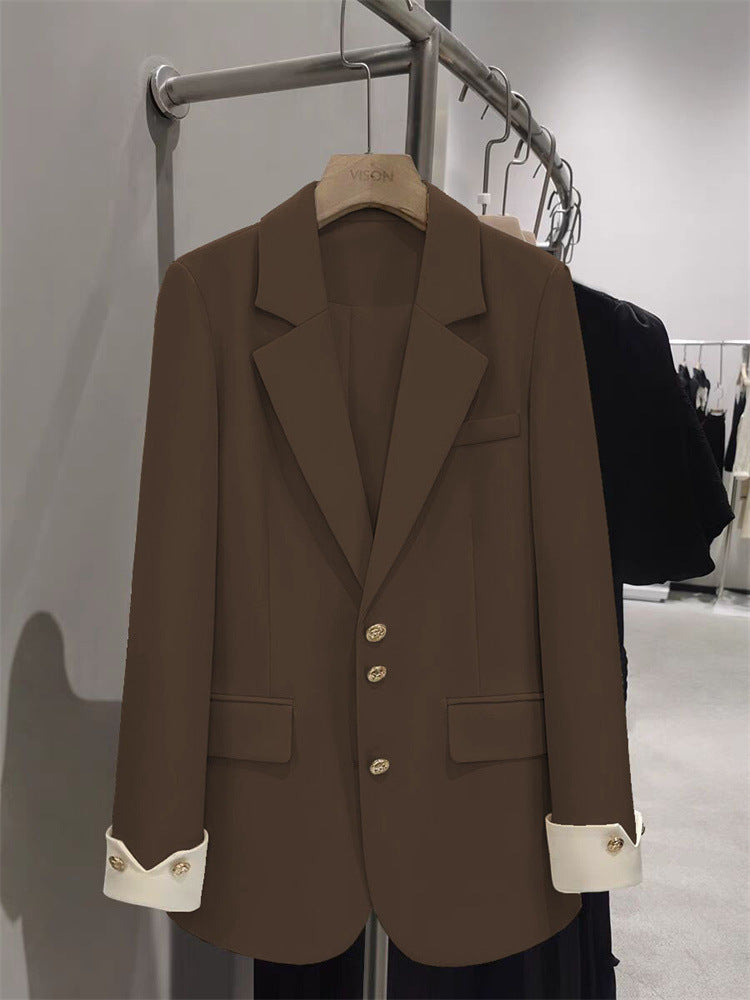 Damen Eleganter Blazer mit goldenen Knopfdetails Echo Archiv