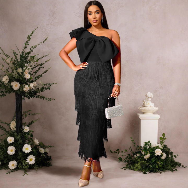 Damen elegantes Kleid mit voluminösem Rüschenelement und Fransen Echo Archiv