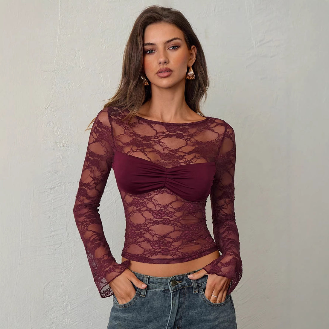 Damen tailliertes Spitzenoberteil mit integriertem Bustier und geraffter Brustpartie – Élovi